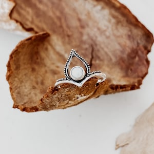 Cosmic Ring silber I Mondstein Boho I Edelsteinring I Geschenk Frau I Edelsteine I Tribe Festival Schmuck I Messingring I Gemstone.Journey