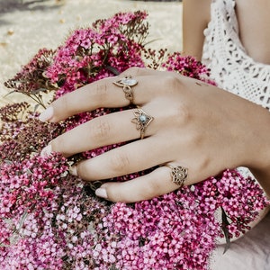 Freya Mondstein Boho Ring I Edelsteinring I Geschenk Frau I Bohemian Edelsteine I Tribe Festival Schmuck I Messingring I Gemstone.Journey image 4