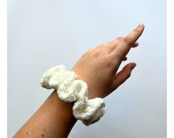 Daisy White Crochet Velvet Scrunchies