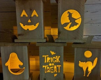 Cedar Jack-o'-Lantern Halloween Decor — Flickering LED | Hand-Cut Wood Pumpkin