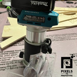 Base acrílica para fresadora de cantos Makita RT0701C o inalámbrica XTR01Z de 18 V, grande, 6 x 6 pulgadas - Pixels to Prototype