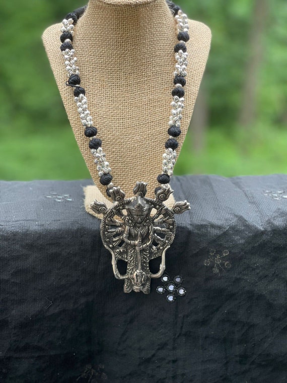 Thread hotsell neck piece