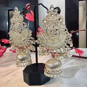 Gorgeous Gold Earrings | Indian, Pakistani, Bollywood Jewelry