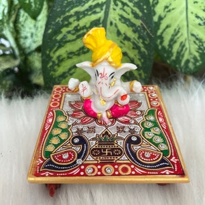 Marble finishing lord Ganesha statue with chowki