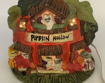 Pumpkin Hollow Halloween Illuminated Creepy Spooky Ceramic Light Up House CUTE! Item is pre-owned in good condition