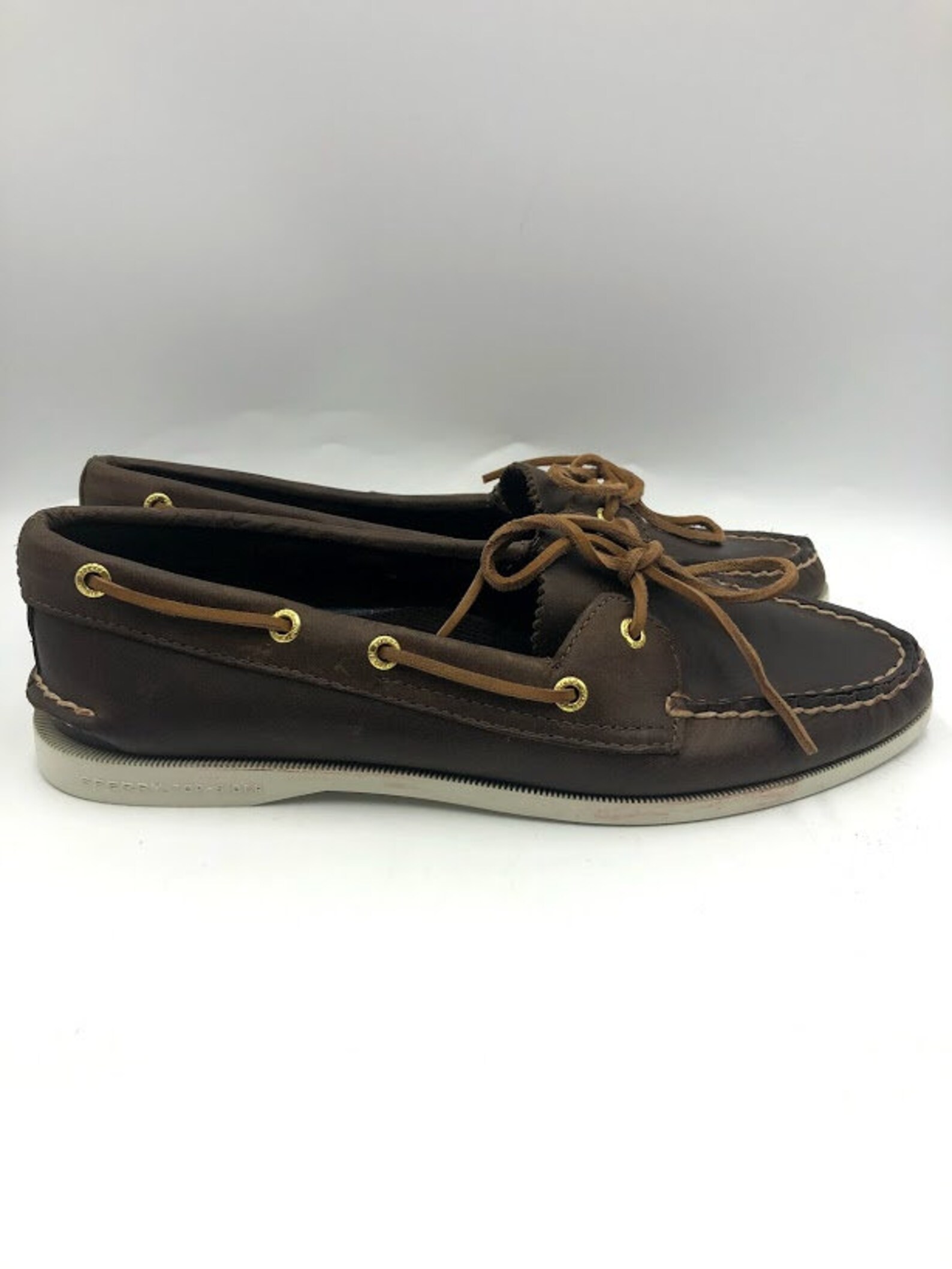 leather sperry