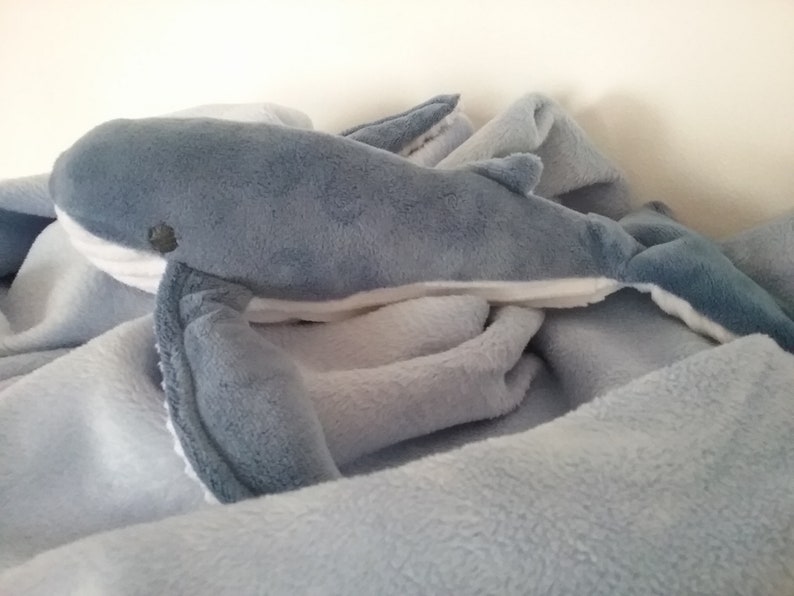 Blue and white whale small model