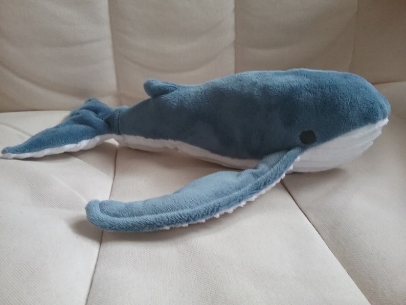 Blue and white whale small model