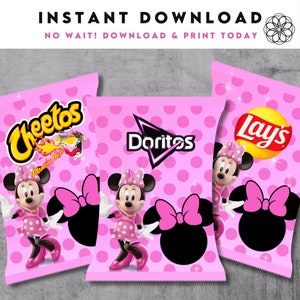 Peut inclure: Trois sachets de chips roses et blancs à pois avec un personnage de Minnie Mouse sur chacun. Les sachets sont pour les chips Cheetos Flamin' Hot, Doritos et Lay's.