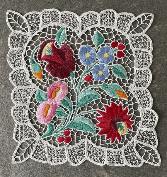 Hungarian Kalocsa Richelieu Tablecloth Hand Embroidered Home