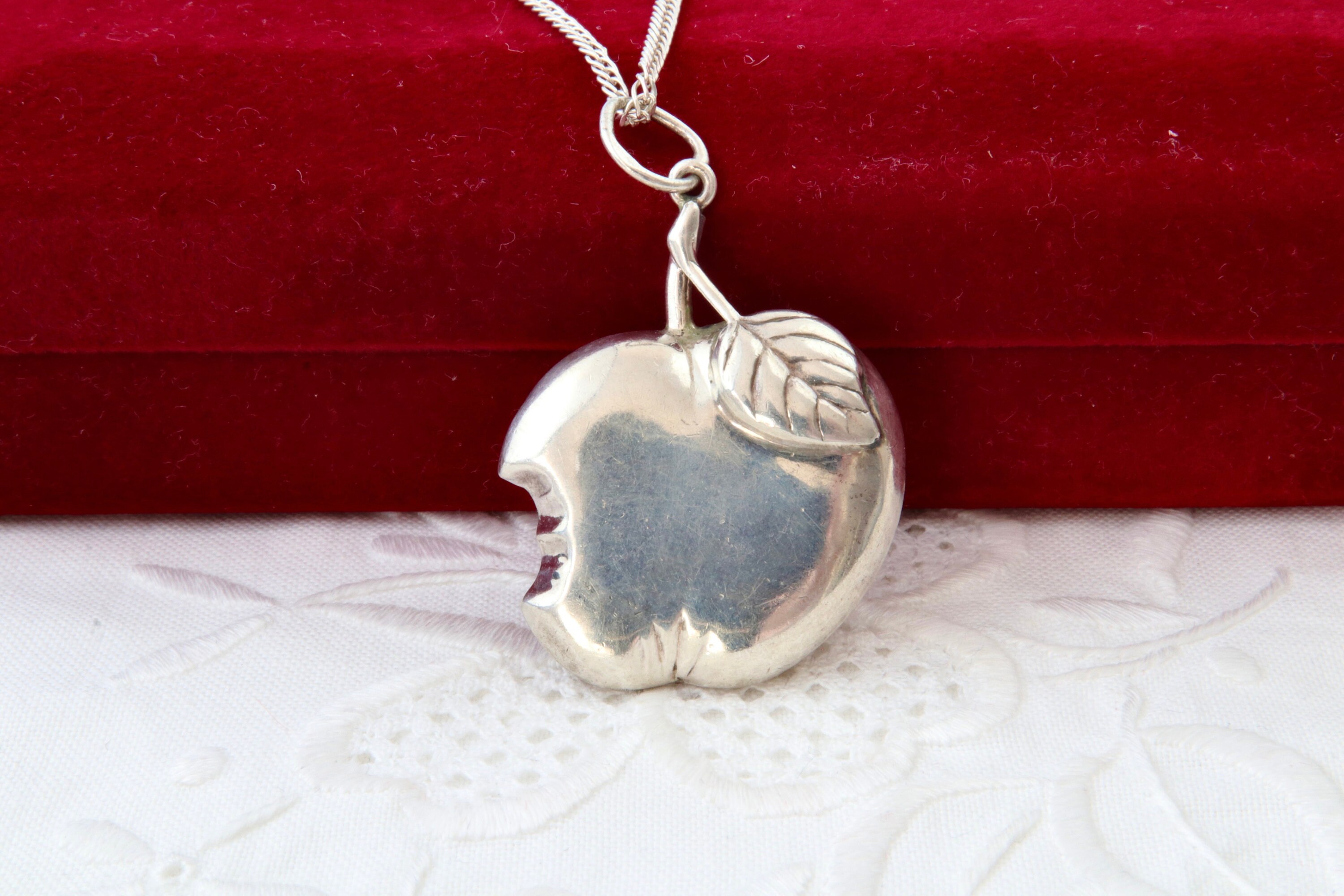 Sterling silver deals apple necklace