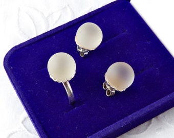 Sterling silver earrings silver ring of white satin glass, White earrings balls, Ring white ball, Silver set of jewelry of ring and earrings
