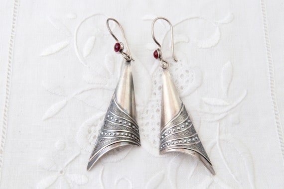 Sterling silver ruby earrings, Long triangular ea… - image 4