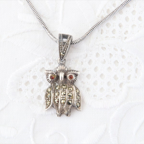 Sterling silver necklace with an owl, Silver owl with garnets and marcasites, Vintage silver jewelry with birds