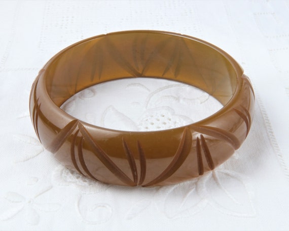 Vintage hard bakelite bracelet, Olive green brace… - image 6