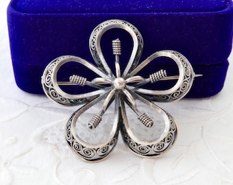ヴィンテージシルバーブローチ、ヴィンテージフラワーブローチ