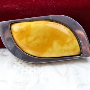 Vintage sterling silver brooch yellow amber, Natural Baltic amber brooch