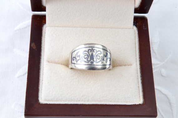 Solid stripe sterling silver ring, Black floral p… - image 1