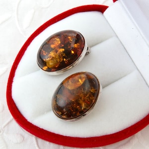 Amber sterling silver clip earrings, Minimalist oval silver earrings, Vintage silver clip earrings with natural green amber