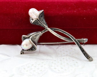 Pearl brooch, Sterling silver flower brooch, Silver callas with pearl, Vintage handmade silver brooch with Callas