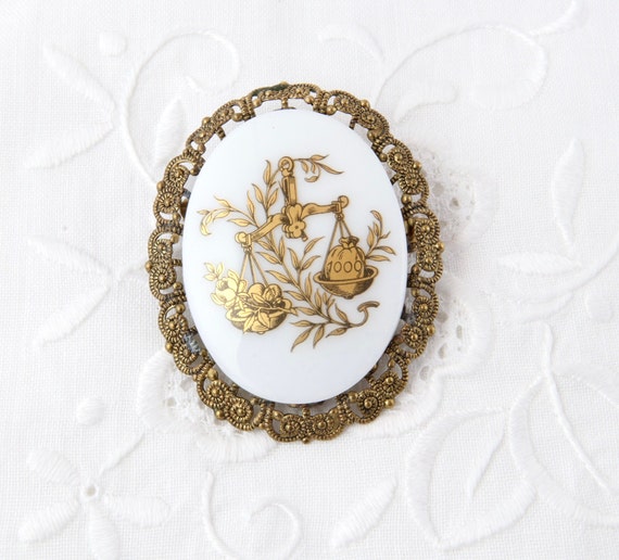 Vintage cameo brooch Western Germany, Gold tone b… - image 9