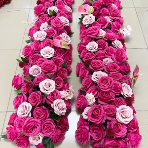 Ghirlanda di fiori rosa acceso, runner di fiori rosa, fila di fiori per matrimonio, festoni per arco per matrimonio, composizioni floreali per matrimonio, runner di fiori da tavolo