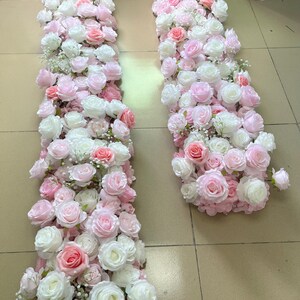 Guirlande de fleurs roses en peluche, chemin de fleurs roses roses, arche florale de mariage, pièce maîtresse de fleurs de table, décoration florale de mariage, réception de mariage