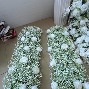 Ghirlanda di fiori di rosa bianca Baby Breath, runner di fiori Baby Breath, runner da tavolo Baby Breath, arco di fiori Baby Breath, composizione nuziale