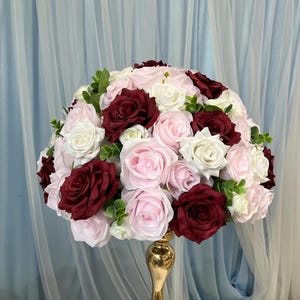 Bola de flores artificiais, bola de flores de mesa, bola de flores de rosas vermelhas, centro de mesa de flores, centro de mesa de corredor de casamento, decoração de centro de mesa