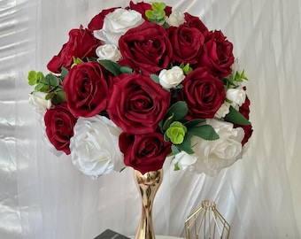 Palla di fiori di rosa rossa, centrotavola per matrimoni, centrotavola di fiori artificiali, banchetto di rose rosse, palla di fiori per matrimoni, decorazioni per tavoli di matrimoni