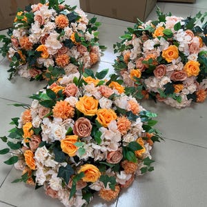 Centro de mesa com flores de peônia, bola de flores de mesa, bola de flores de chumbo, centro de mesa de casamento