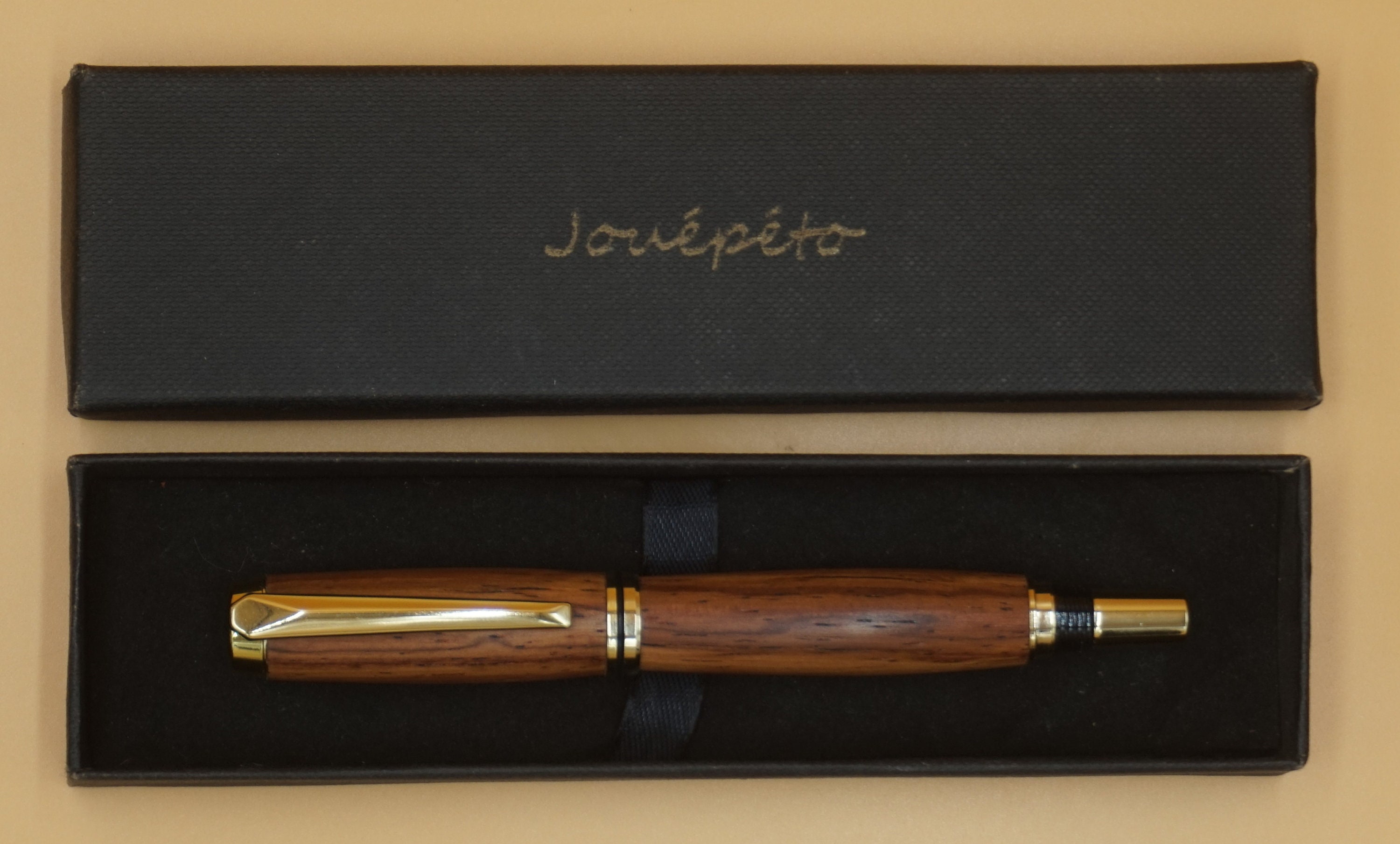 Fountain Pen in Honduras Rosewood 