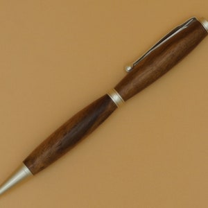 Stylo bille en Noyer, Voltaire image 2