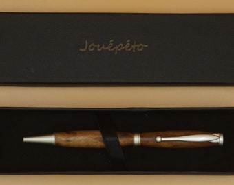 Stylo bille   en Noyer,  "Voltaire"