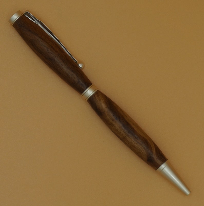 Stylo bille en Noyer, Voltaire image 3