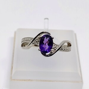 Sterling Silver Amethyst Twist Ring: Oval Purple Gemstone Jewelry