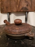 Vintage Made In Taiwan Small 6\u201d Lidded Wooden Handle Cast Iron Skillet
