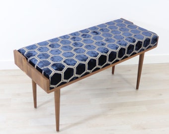 Banco, Taburete, Asiento, Ottoman en Nogal macizo con tapizado de terciopelo