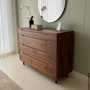 Cómoda de madera maciza de roble o nogal con tablero de madera maciza