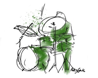 Op de afbeelding: Een schets van een drumstel met zwarte inktlijnen en groene aquarelkleuren. De illustratie toont een basdrum, snaredrum, toms en bekkens met een spettereffect boven de set. De handtekening van de kunstenaar is rechtsonder zichtbaar.