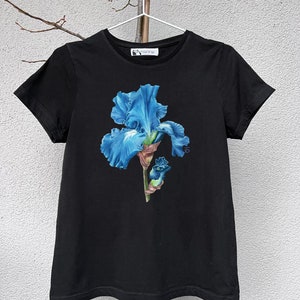Women&#39;s T-shirt with blue Iris print, Womens Clothes, Cotton 100%, Watercolor print T-shirt, T-shirt art, Gift for her
