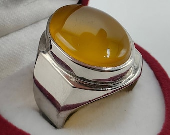 Natural Yemeni Zard Aqeeq Mens Ring: Sterling Silver Yellow Agate