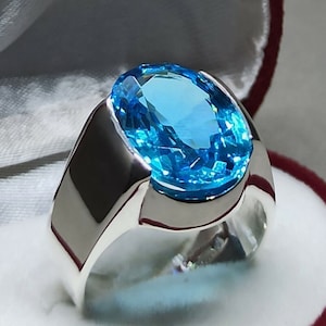 Anello da uomo con topazio blu taglio ovale Anello in argento sterling 925 Anello con topazio blu profondo raro Anello con topazio blu fatto a mano Anello con topazio dal design unico