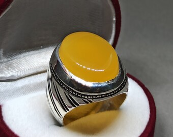 Natural Yemeni Zard Aqeeq Mens Ring: Sterling Silver Yellow Agate