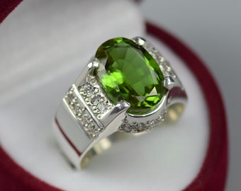 Rare Women Alexandrite Ring Sterling Silver 925 Ring Oval Cut Alexandrite Ring Color Changing Alexandrite Handmade Ring