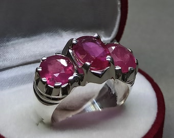 Anillo de triple rubí en plata de ley hecho a mano - Joyería artesanal para hombre