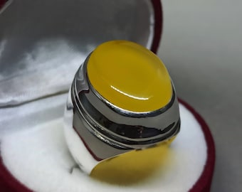 Natural Yemeni Zard Aqeeq Mens Ring: Sterling Silver Yellow Agate