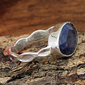 Iolite Ring,Handmade Ring,Unisex Ring, Gift for Her,925 Sterling Silver,Silver Christmas Gift,Hammered Ring,Small Stone Ring,Engagement Ring