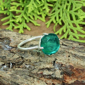 Apatite Ring- Prong Set- Sterling Silver Ring- Handmade Silver Ring- Apatite Hydro- Cushion Ring- Green Stone-Men Women Ring-Round Band Ring