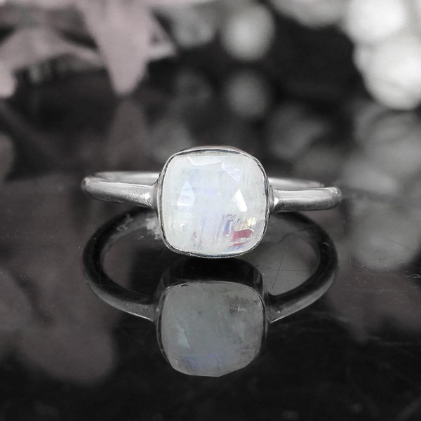 Women Moonstone Ring - Rainbow Moonstone Ring - Rainbow Ring - Sterling Silver Ring - Silver Jewelry - Gemstone Jewelry - Gift for Mom -Boho